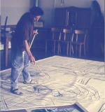 Colberg arbeitet am 1:1 Entwurf zum Kachelmosaik für die Schule Lemsal